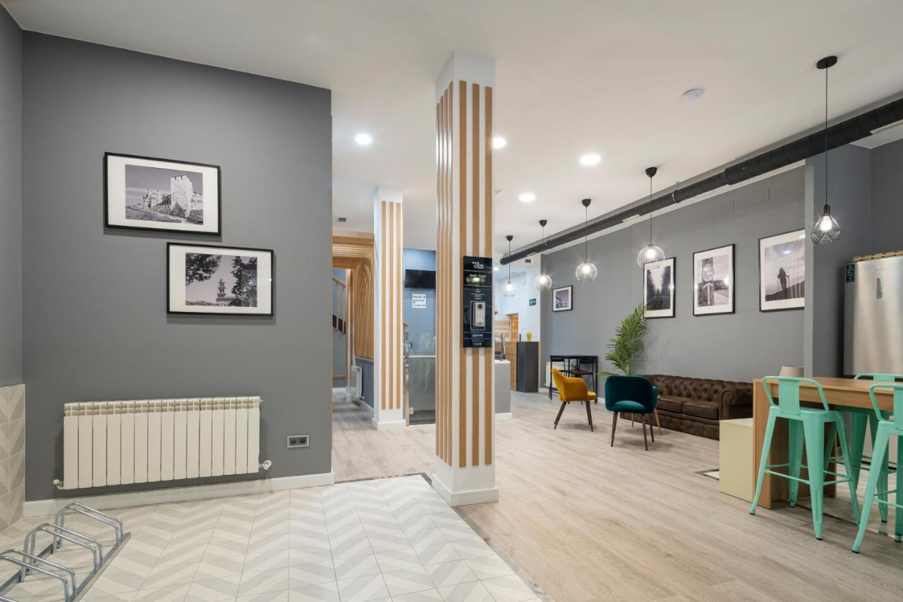 Albergue Alda Pilgrim Ponferrada Esterno foto
