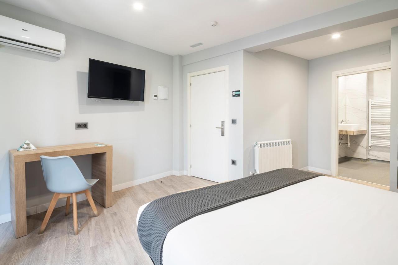 Albergue Alda Pilgrim Ponferrada Esterno foto