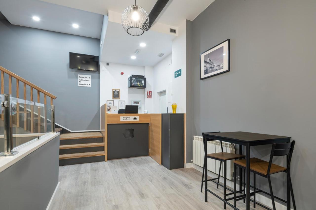 Albergue Alda Pilgrim Ponferrada Esterno foto