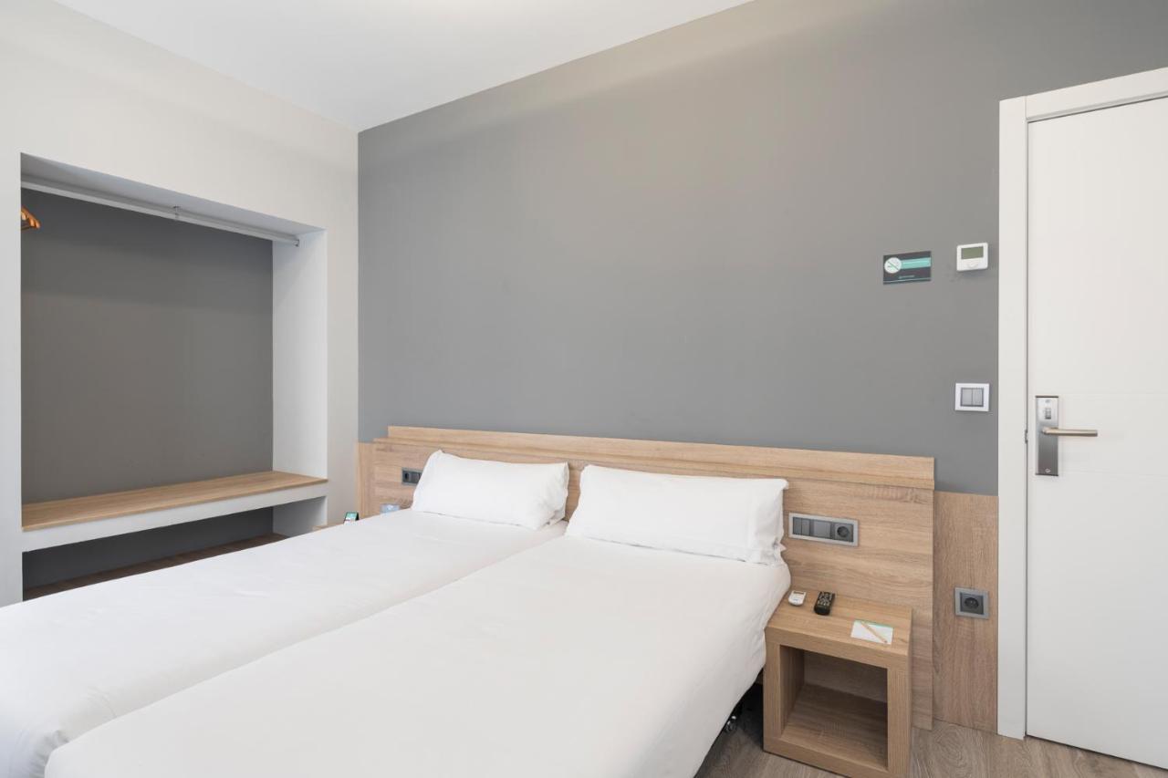 Albergue Alda Pilgrim Ponferrada Esterno foto