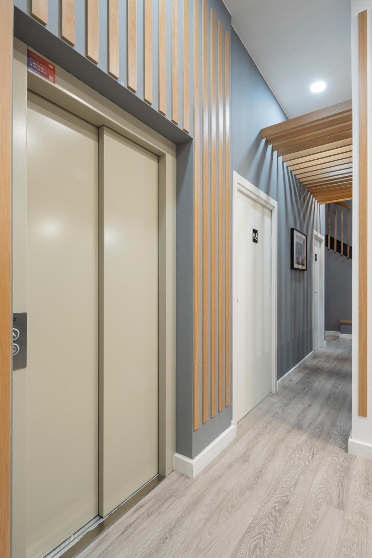 Albergue Alda Pilgrim Ponferrada Esterno foto