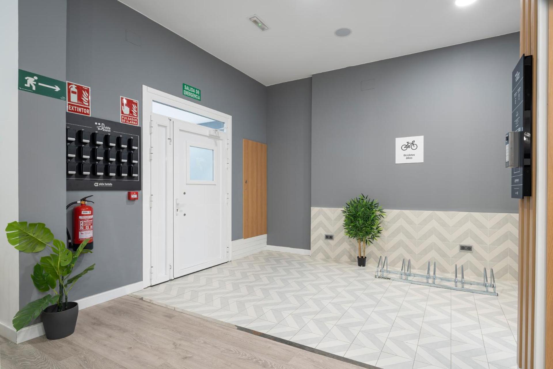 Albergue Alda Pilgrim Ponferrada Esterno foto