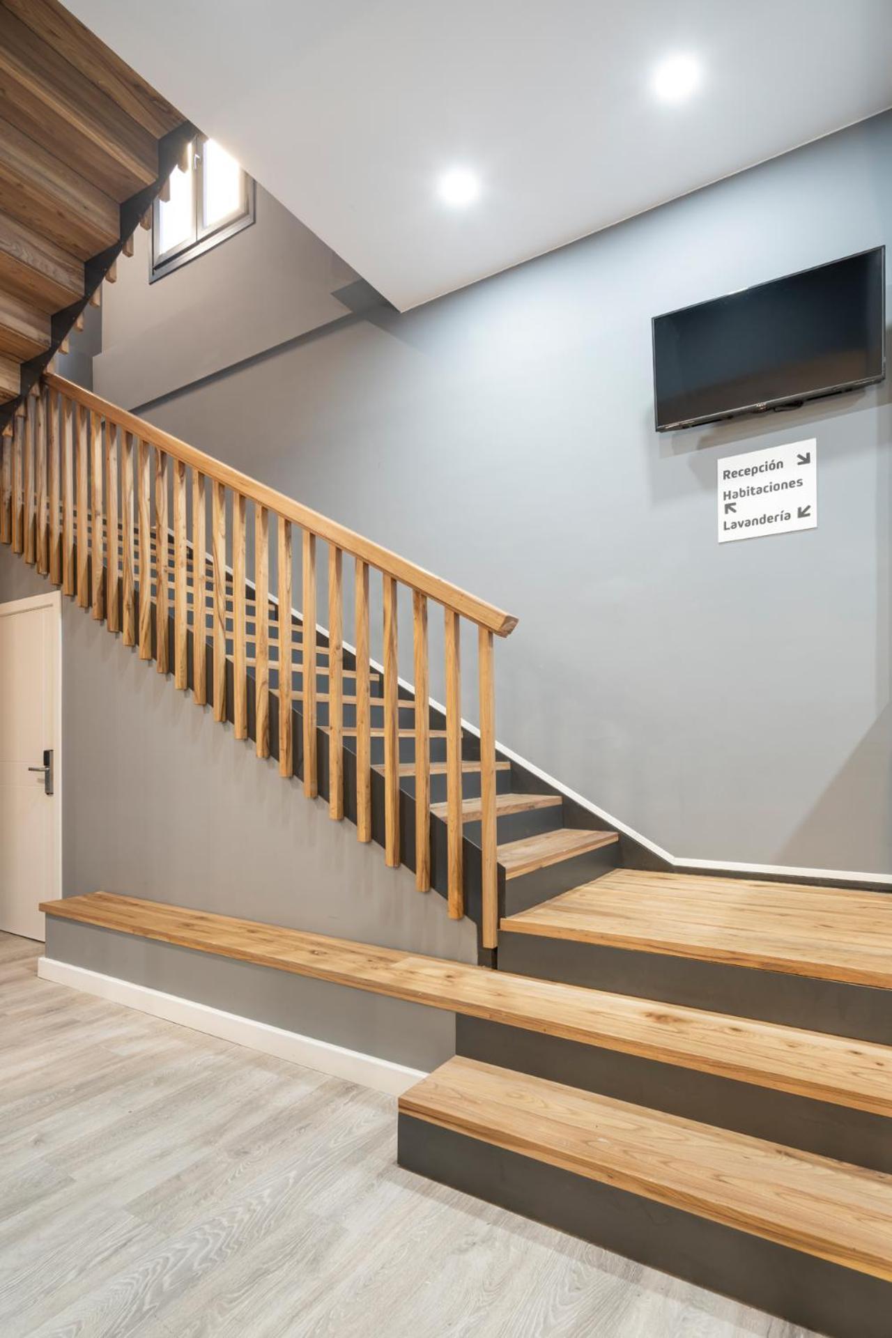Albergue Alda Pilgrim Ponferrada Esterno foto